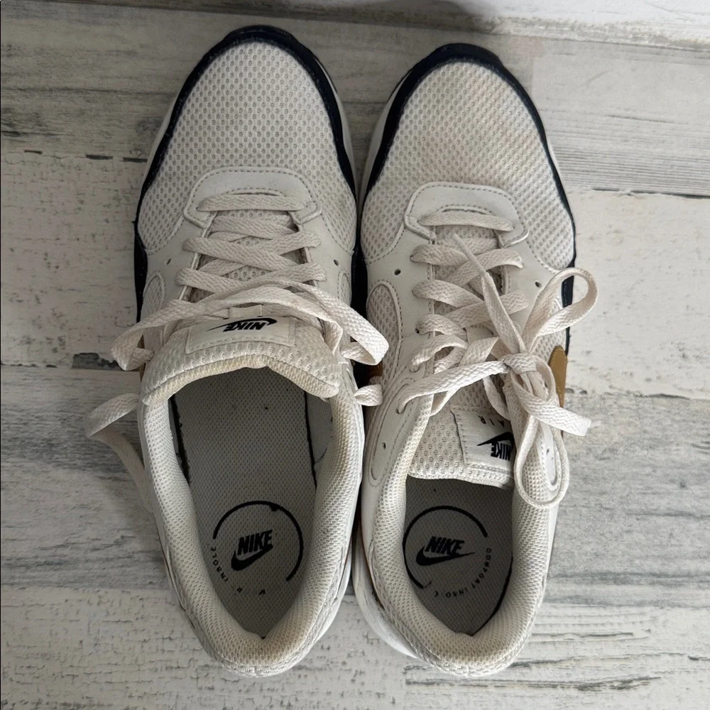 Nike Air Max SC White and‎ Gold Shoes 9.5